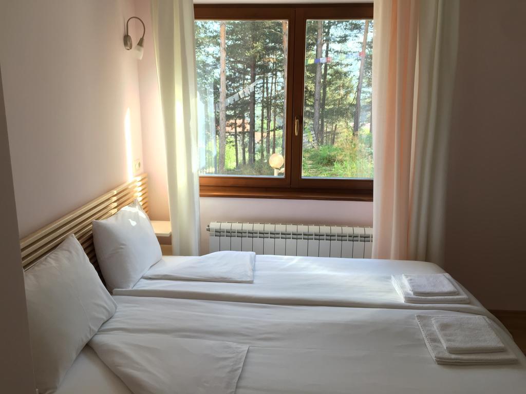 Mala Planina Guest House Iskrets Eksteriør bilde