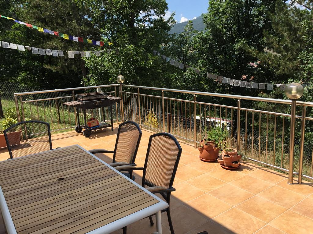 Mala Planina Guest House Iskrets Eksteriør bilde