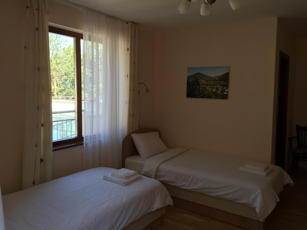 Mala Planina Guest House Iskrets Eksteriør bilde