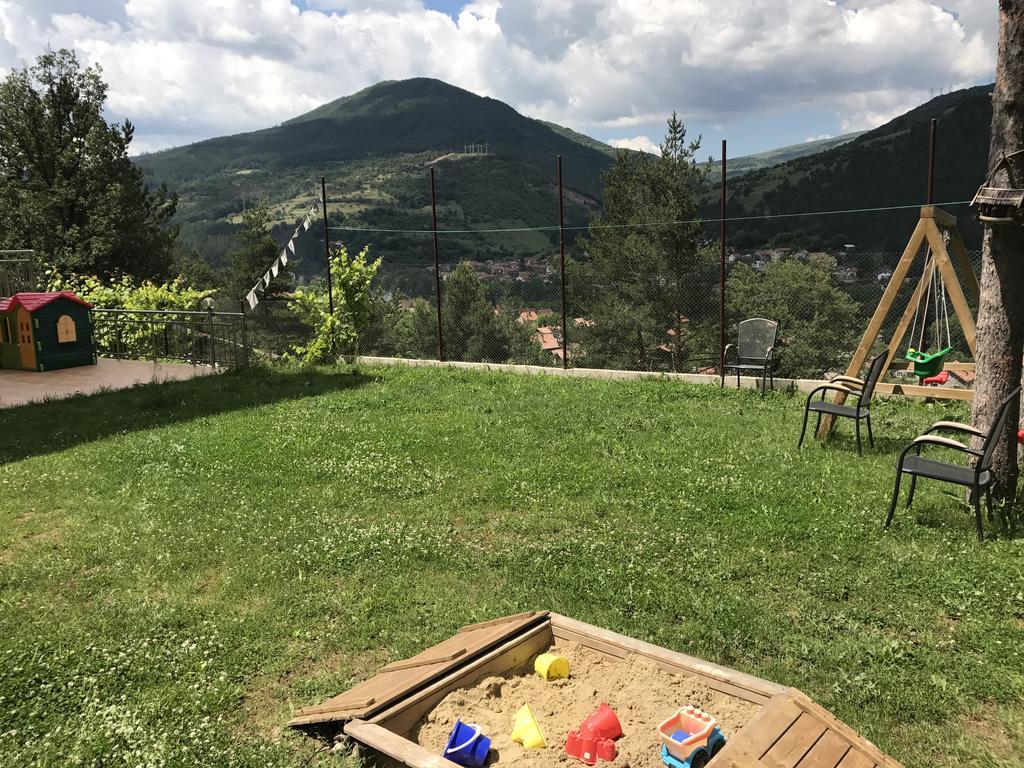 Mala Planina Guest House Iskrets Eksteriør bilde